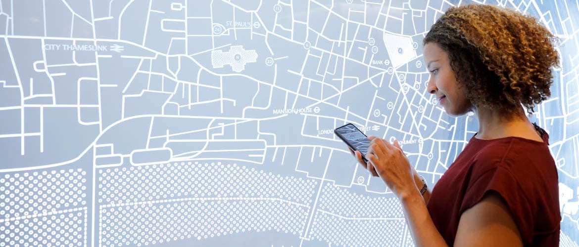 Descubra o que é data translator, a profissão do momento