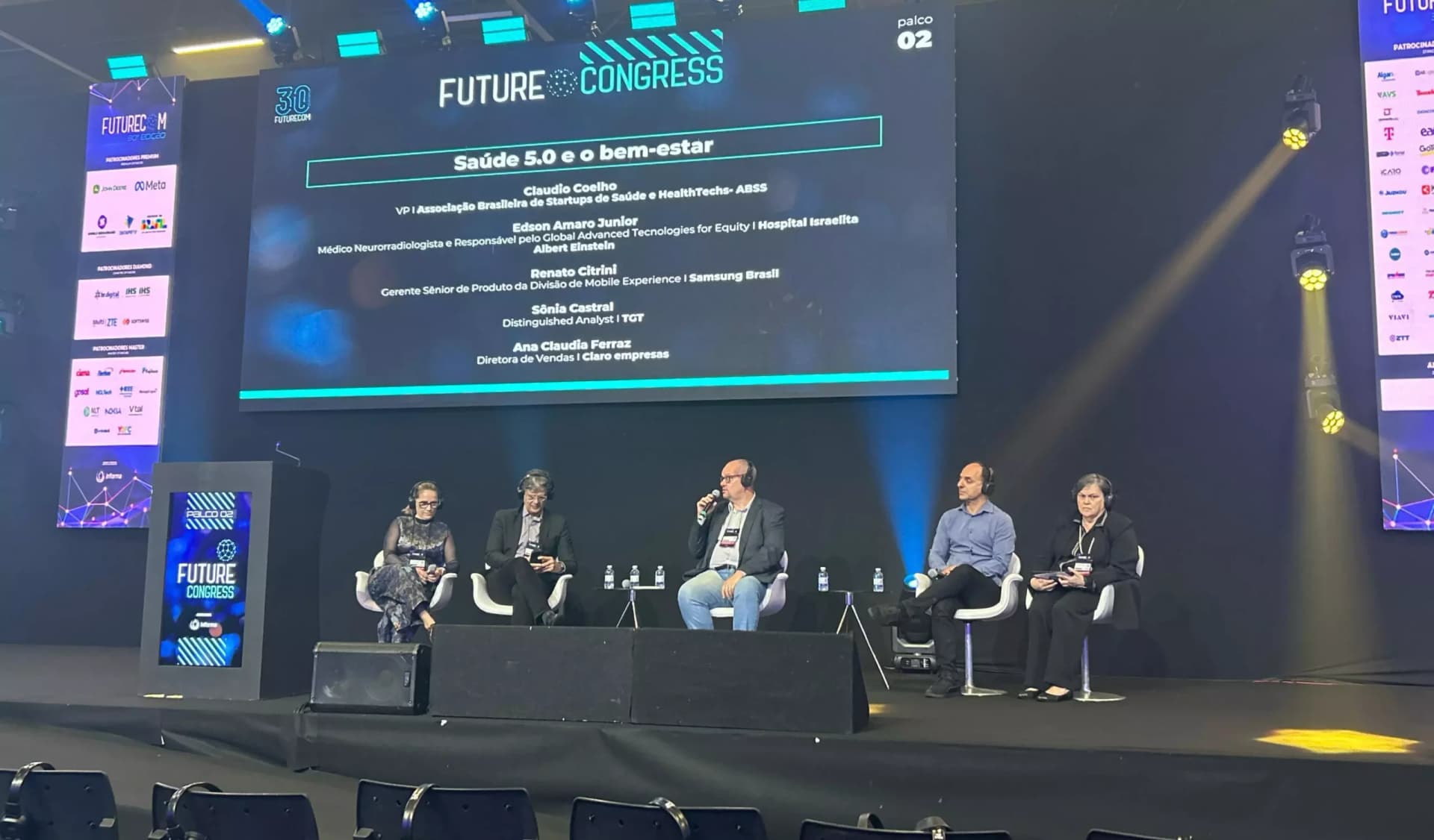 Painel de debate no Future Congress com foco em saúde 5.0 e bem-estar, apresentando especialistas discutindo inovação na área de saúde, tecnologia e bem-estar no Brasil.