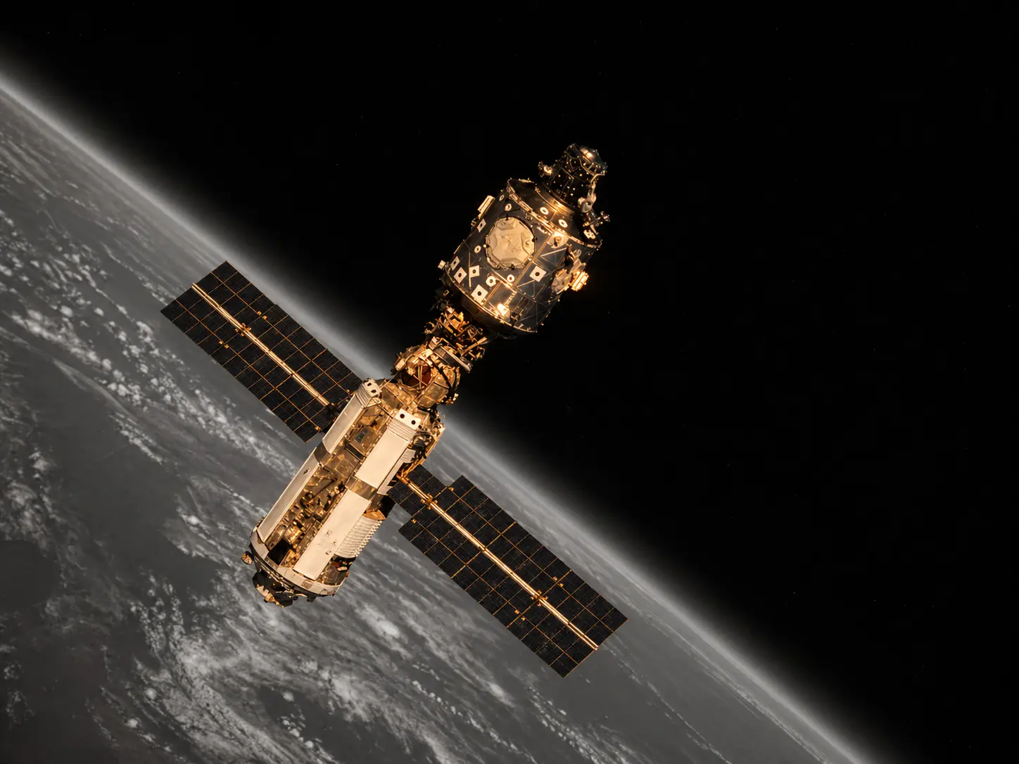 Satélite em órbita da Terra, mostrando suas estruturas e painéis solares contra o fundo do espaço.