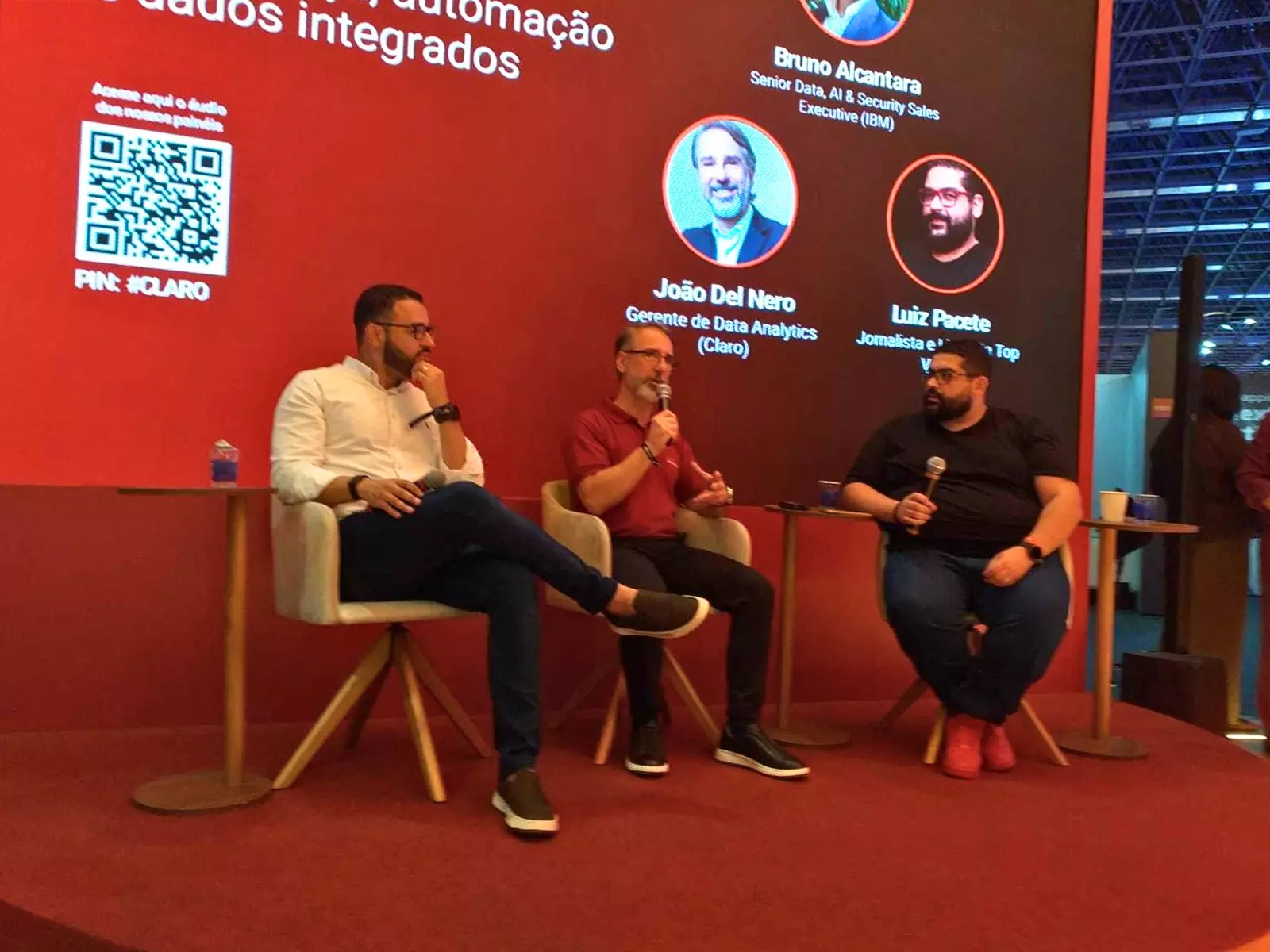 Da esquerda para a direita: Bruno Alcantara, João Del Nero e Luiz Pacete . Durante painel no stand da Claro empresas no Web Summit Rio 2026