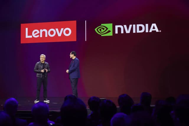 CEO da Lenovo, Yuanqing Yang e CEO da NVIDIA, Jensen Huang