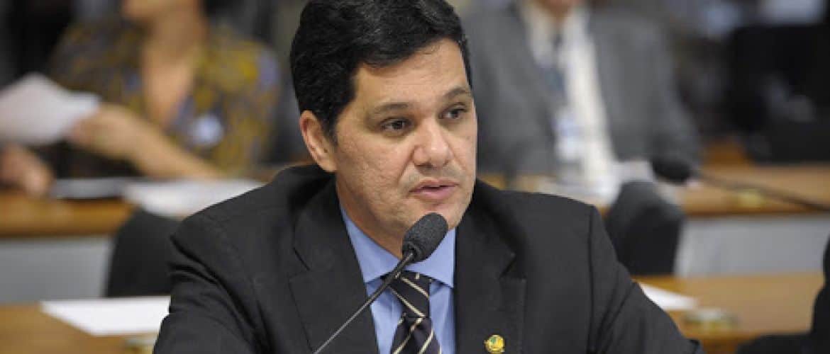 Imagem senador Ricardo Ferraço durante audiência no Congresso Nacional