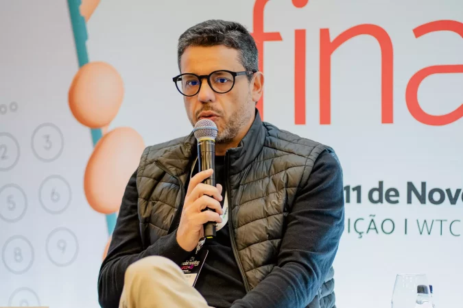 Carlos Alves da Cielo durante palestra no evento MobiMeeting